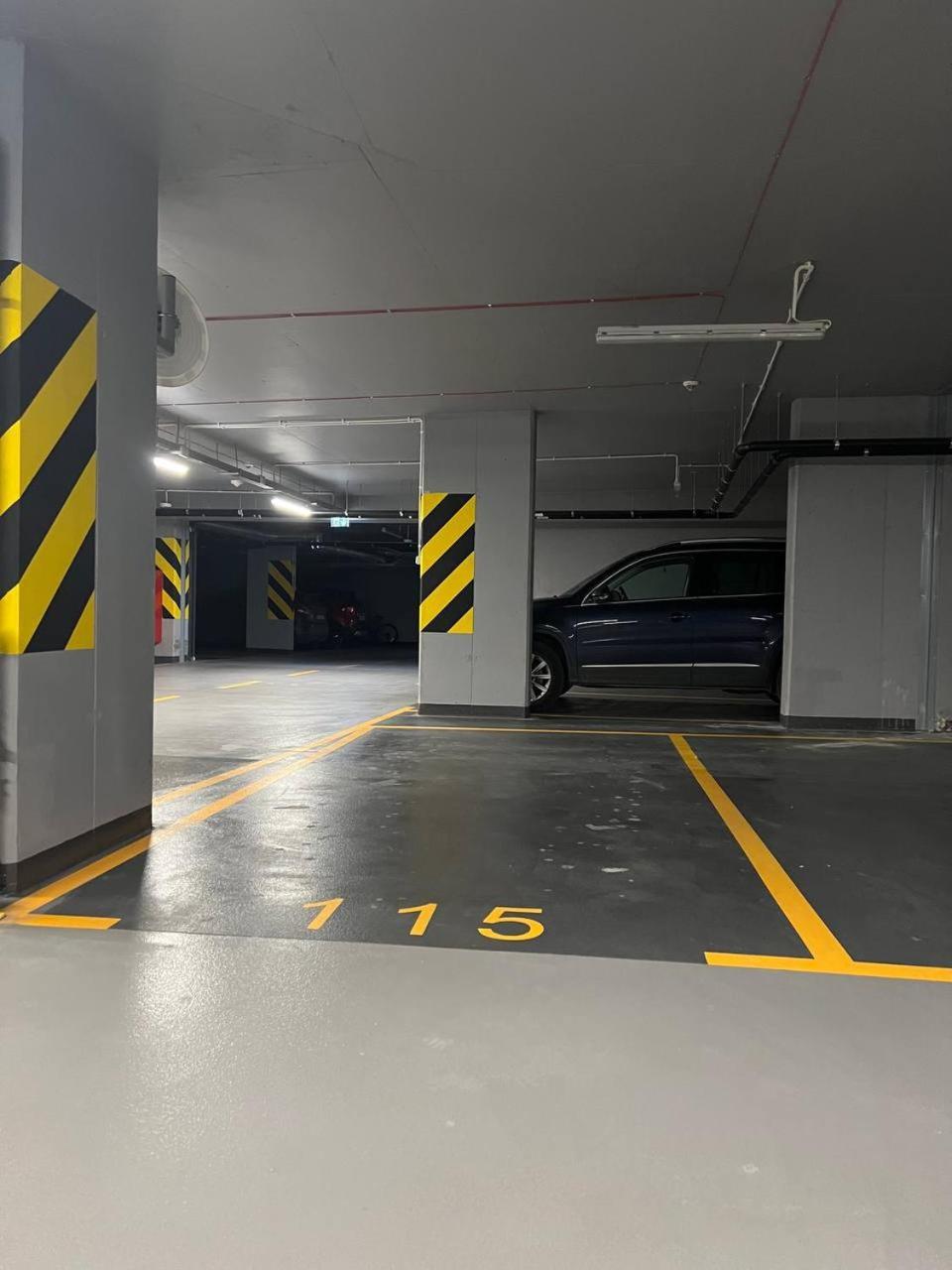Lumina Apartment With Parking Near Muzeum Powstania Warsaw Exterior photo